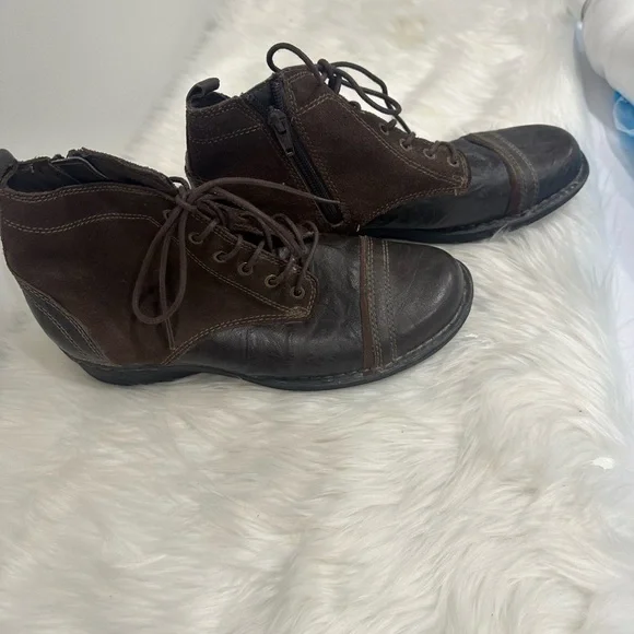 Clarks Brown Leather Sz 7 boots - Picture 1 of 5